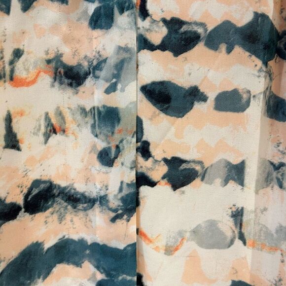 Cabi XS Gelato V-neck printed top - Picture 4 of 7